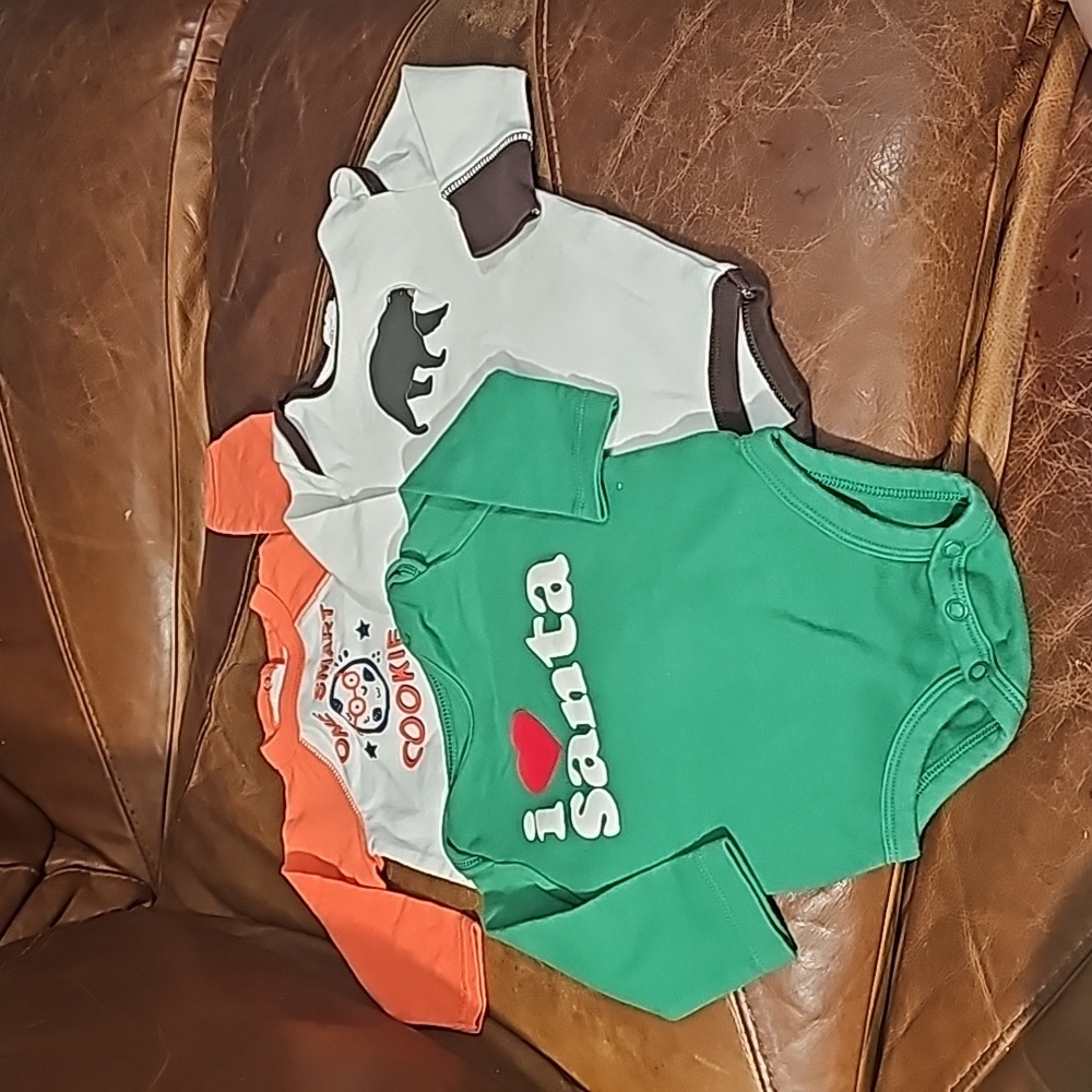 3 for $10 👶 Bundle of 3 Long-Sleeve Bodysuits - NB/3M